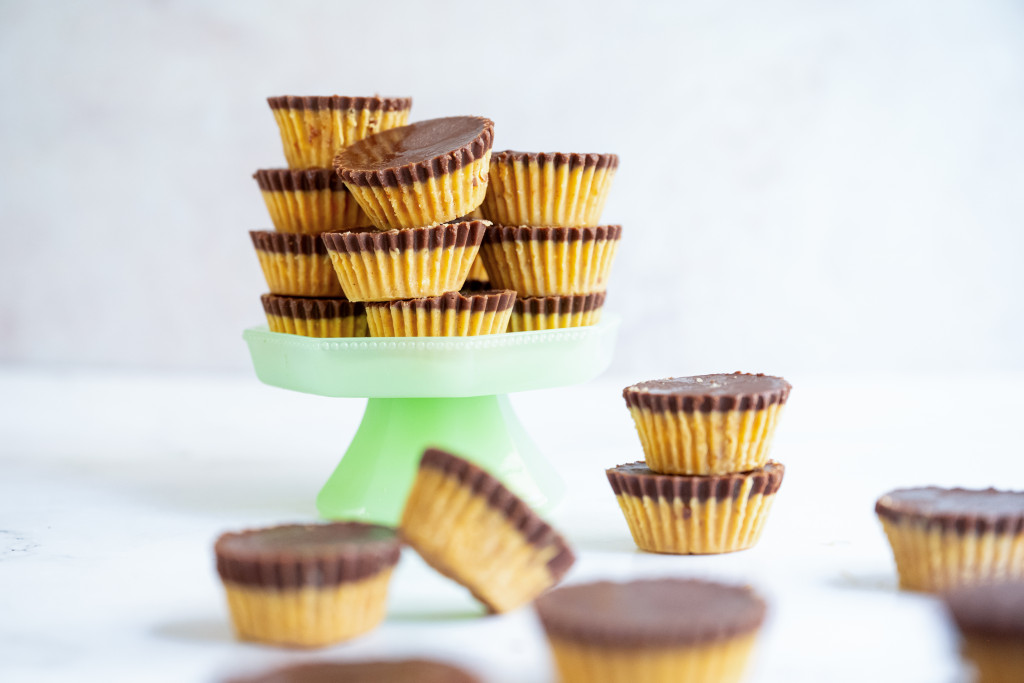 Chocolate Peanut Butter Cluster Cups