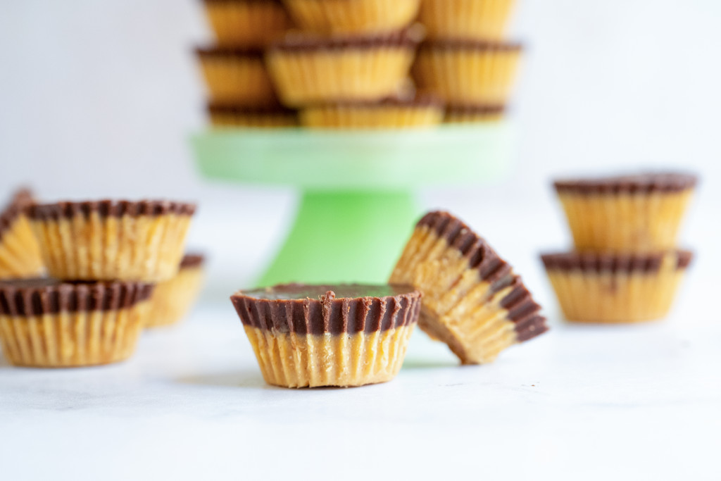 Chocolate Peanut Butter Cluster Cups
