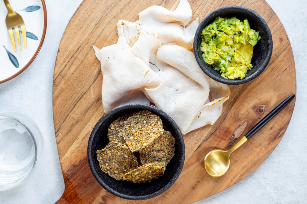 Brad's Veggie Crackers & Turkey with Avocado